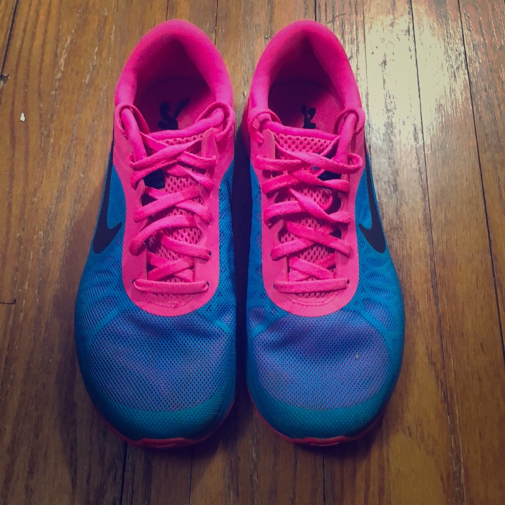 Nike Lunarlon tennis shoes